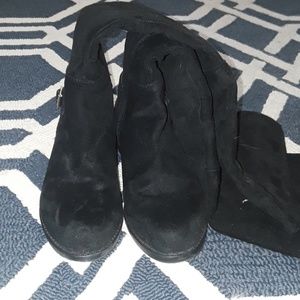 The nice black boots
